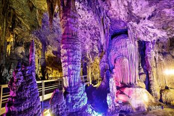 Du lịch Hà Giang – Khám phá nhũ đá lung linh trong hang Lùng Khúy