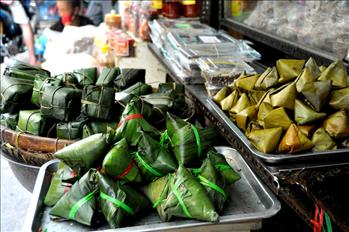 Du lịch Sài Gòn một vòng dạo chợ xứ Quảng, kiếm đủ đồ ngon