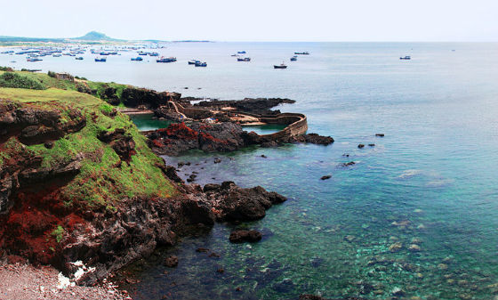 Description: Đảo Phú Quý là một điểm đến còn khá hoang sơ trong bản đồ du lịch Việt. Ảnh: Duviet